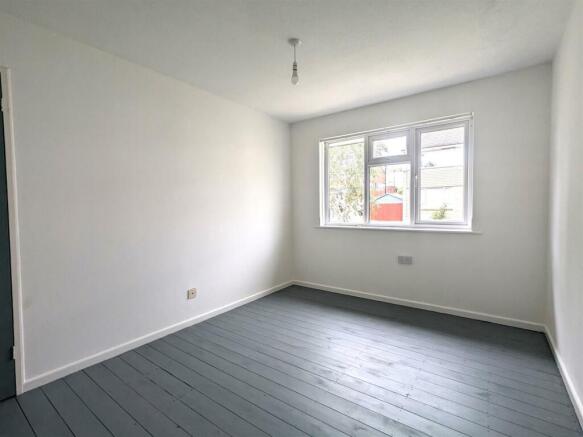 Bedroom 1.jpg