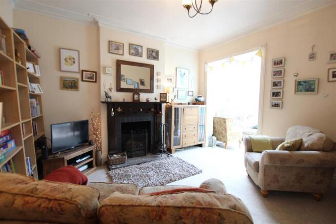 REAR LIVING ROOM