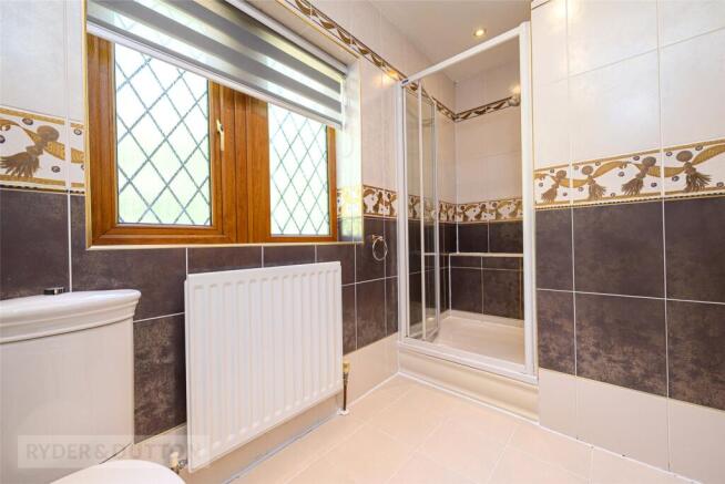 5 bed Detached for sale Image 10