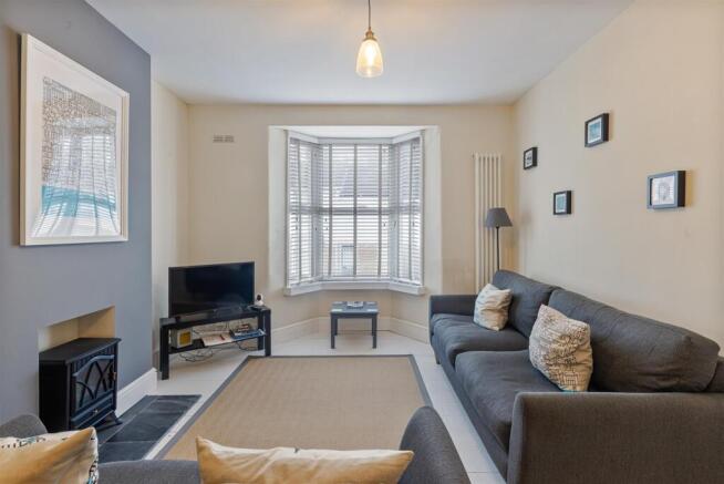 A09 - 125 Victoria Road Dartmouth - 260123.jpg