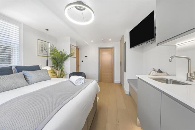 One Stay - Studio 5, 9 &13 - Bedroom - Image 6 (1)