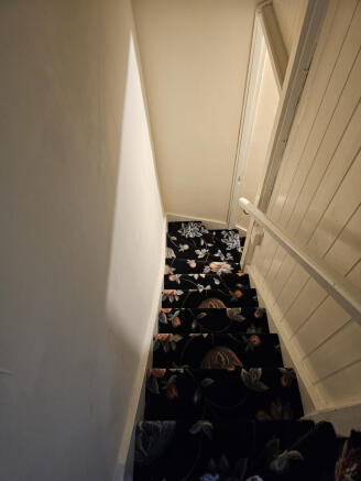 3 bed Terraced to rent Image 8