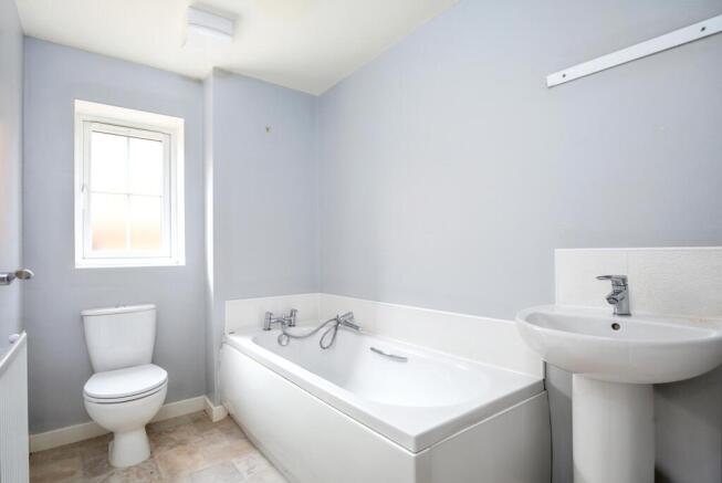 3 bed Semi-Detached to rent Image 5