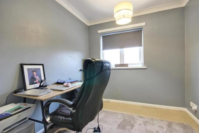 3 bed Apartment for sale Image 11