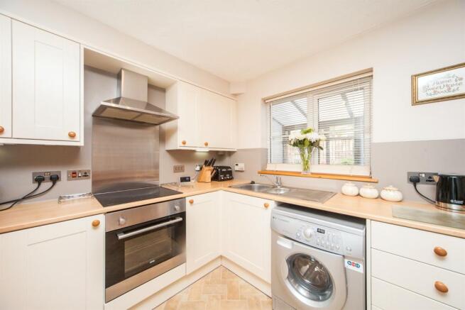 Kitchen/ Dining Room