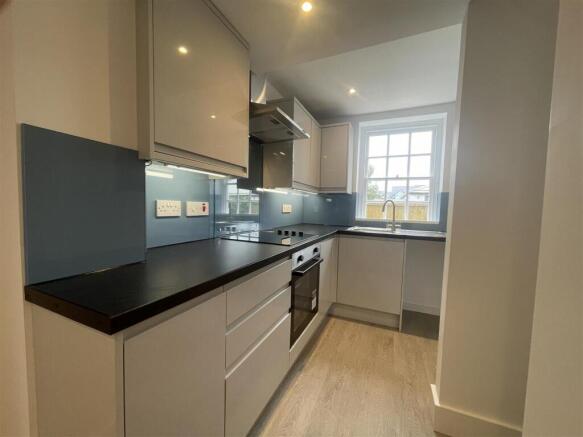 KITCHEN 2.jpg
