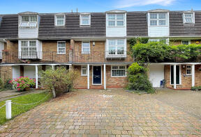 30, Westbury Lodge Close, Pinner HA5 3FG