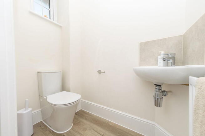 3 bed Detached for sale Image 9