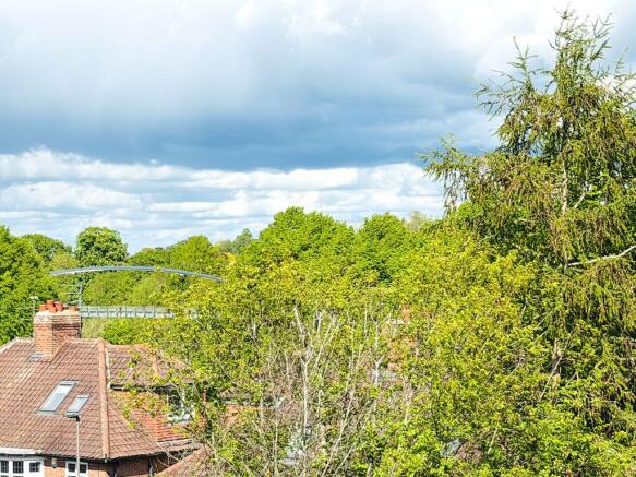 2 bed Flat for sale Image 7