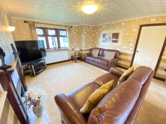 4 bed Detached for sale Image 7