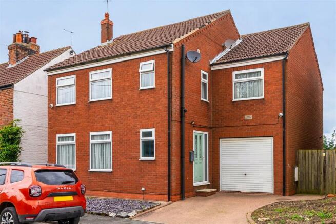 4 bed Detached for sale Image 6