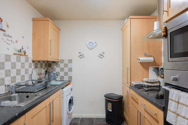 2 bed Flat for sale Image 4