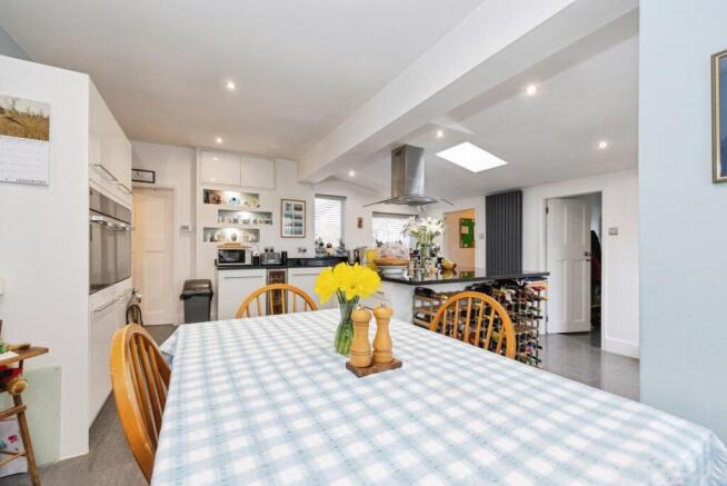 4 bed Semi-Detached for sale Image 6