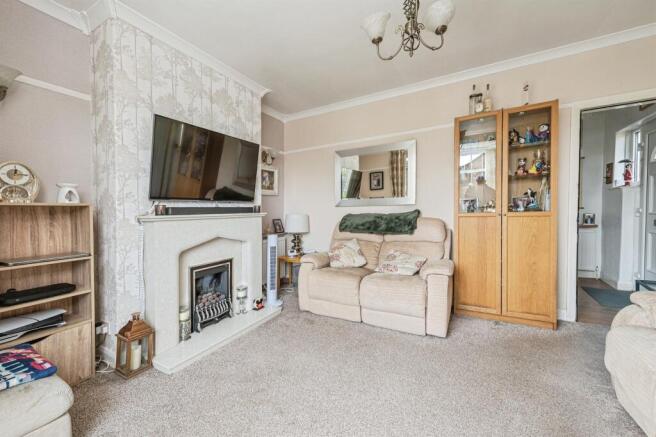 3 bed Semi-Detached for sale Image 7