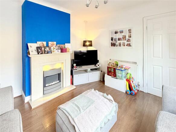 3 bed Semi-Detached for sale Image 4