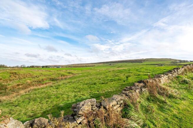 Crowthorn Countryside 1.jpg