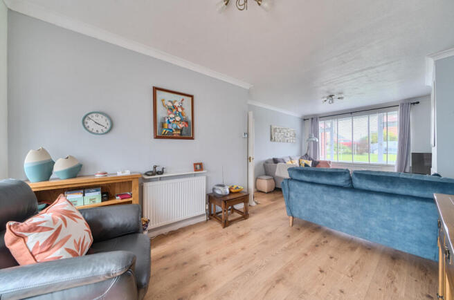 1403384-4-6970fbd...