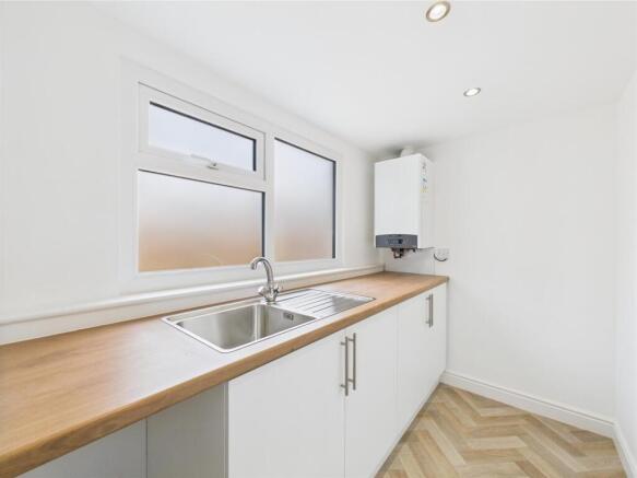 4 bed Terraced for sale Image 6
