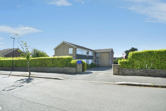 3 bed Flat for sale Image 8