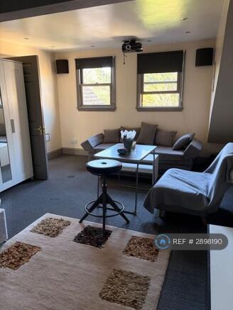 Living Room / Bedroom