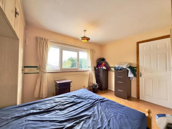 3 bed Semi-Detached to rent Image 11