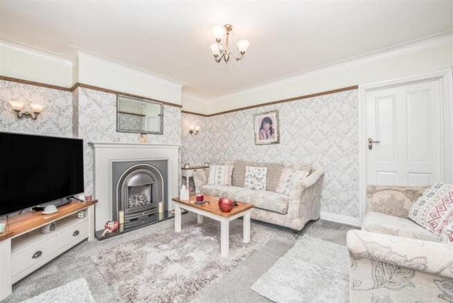3 bed Semi-Detached for sale Image 4