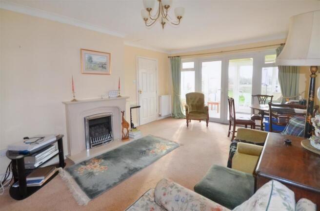 Sitting/Dining Room