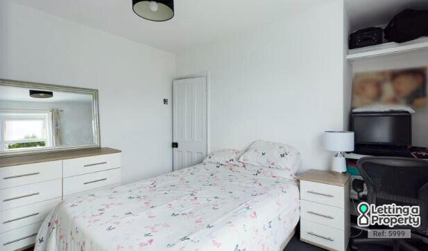 2 bed End of Terrace to rent Image 6
