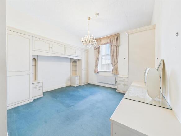 2 bed Flat for sale Image 6