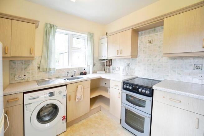 2 bed Apartment for sale Image 9