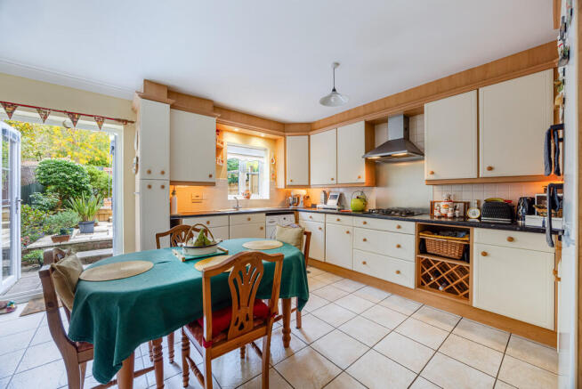 A06 - 95 Gras Law...