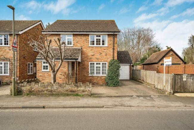 3-bed detached on Southern Road, Thame, Oxfordshire, OX9, £675,000