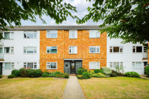 8, Hadleigh Lodge, Snakes Lane West, Woodford Green IG8 0DH
