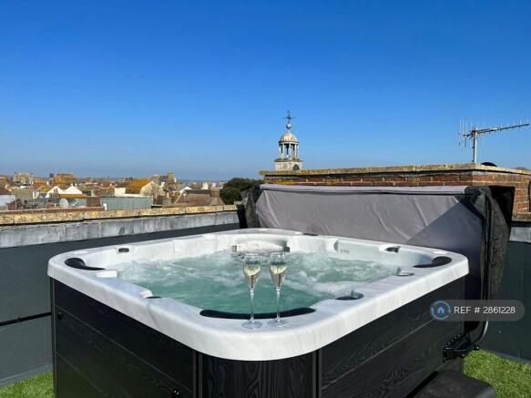 Private Hot Tub & Roof Terrace