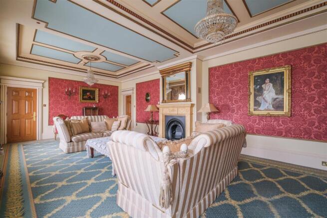 5 bed Detached for sale Image 7