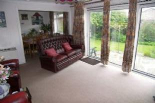 Sitting/dining room