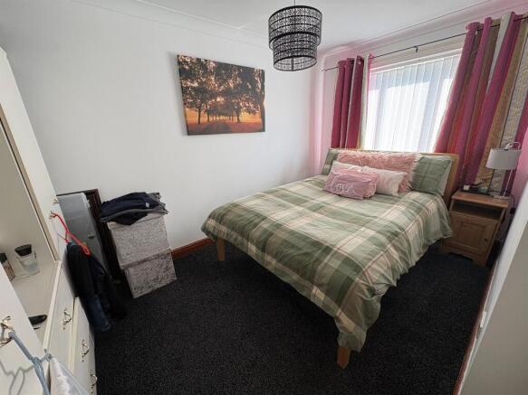 3 bed Semi-Detached for sale Image 8