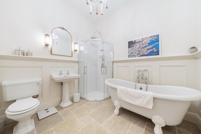 En Suite Bathroom