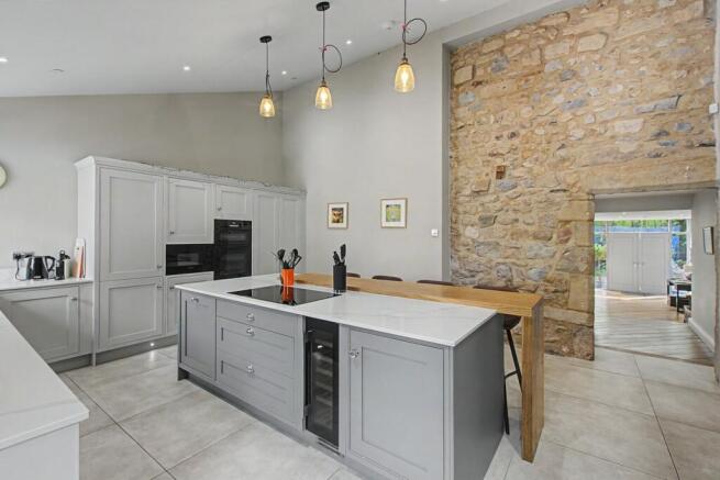 3 bed Terraced for sale Image 8
