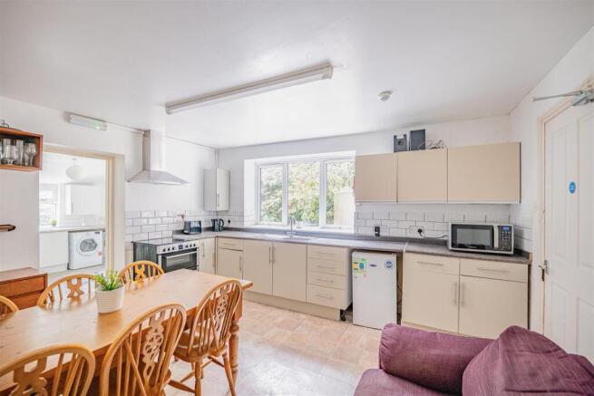 10 Clarence Terrace-10.jpg