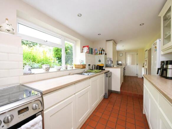 Charming three bedroom detached period cottage, Winford photo 4