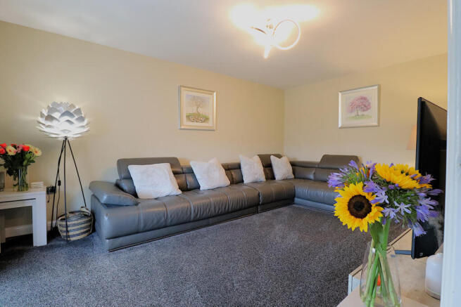 4 bed Detached for sale Image 6