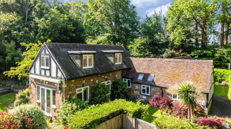 Holtye Road, East Grinstead, RH19 3PP