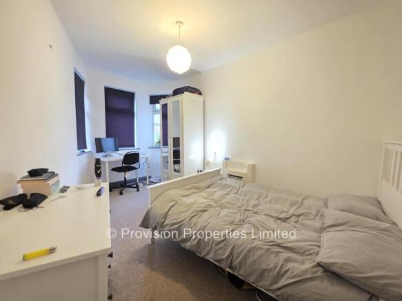 6 bed End of Terrace to rent Image 5