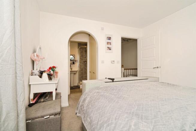 3 bed Detached for sale Image 11