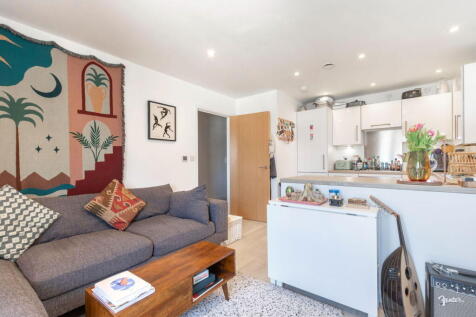 Duke of Wellington Court, Fishers Lane, Cheltenham, GL52