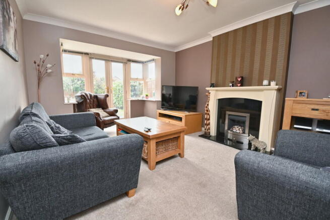 4 bed Detached for sale Image 3