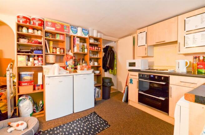 Kitchen-Lounge