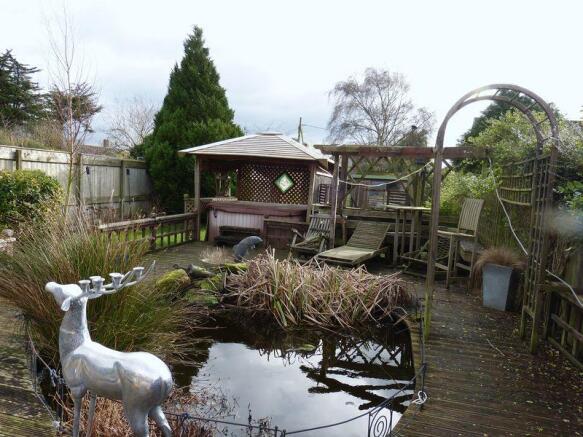 Rear garden wi...