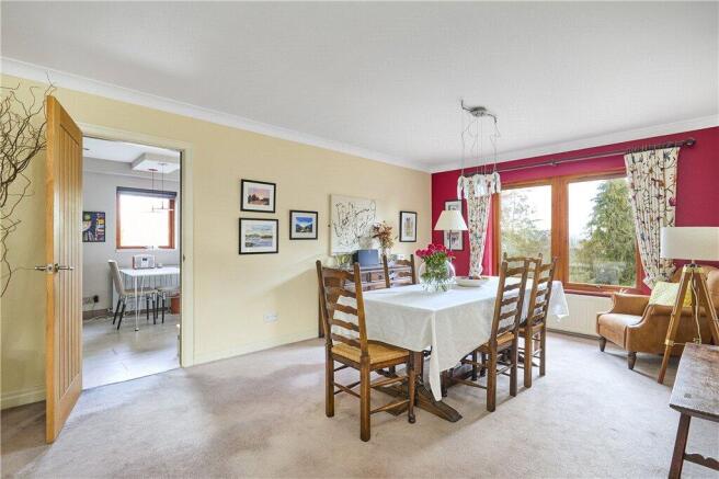 6 bed Detached for sale Image 5